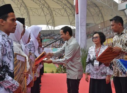 Alumni STKIP PGRI Ponorogo Sabet Penghargaan Guru Inspiratif Nasional