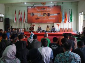 Tiga Tokoh Literasi Nasional Bincang Sastra Jawa di Kampus Literasi