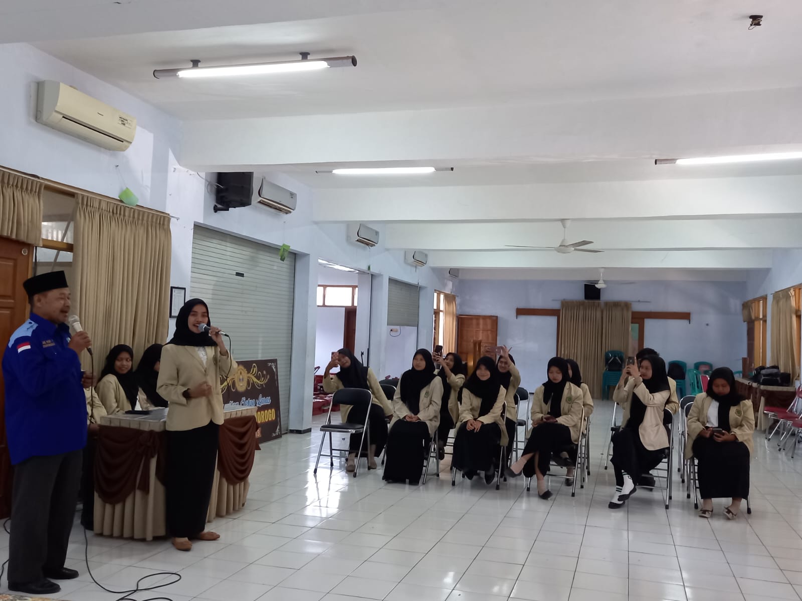 Tembang Jawa Meriahkan Penutupan PPL Mahasiswa STKIP PGRI Ponorogo