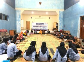 Serahkan Akun Media Sosial Simbol Perpisahan Mahasiswa KKNT Desa Bakalan