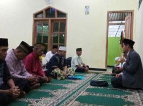 Masyarakat Dusun Pojok Beri Salam Perpisahan Mahasiswa KKNT Desa Gondang Lewat Buka Bersama